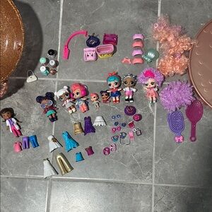 L.O.L. Surprise! Colorful Dolls and Accessories Set +